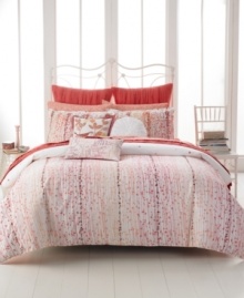 A melody of captivating patterns and colors, this Scarlett comforter set from Style&co. creates an inviting retreat in any room, featuring a vine and leaf design that moves up from the foot of the bed. An allover speckle pattern on the reverse matches the coordinating sheet set.