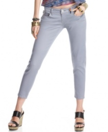 Lighten up in cropped denim from Celebrity Pink Jeans. Featuring a cool color wash and skinny leg style, these jeans are a great way to nab trend-right style this season!