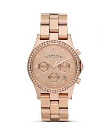 In this season's must-have metal, MARC BY MARC JACOBS' rose-gold plated chronograph is a covet-worthy upgrade. And with a touch of glitz, this piece is perfect for round-the-clock wear.