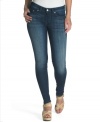 Turn to Levi's 535 dark wash denim leggings for your perfect, every day denim style.