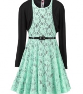 Feminine lace in a refreshing minty-green hue. She'll be the main attraction in this darling dress by Beautees.