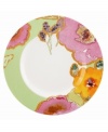 In an inspiring display of alluring watercolors, this kiwi accent plates offer a bright, contemporary addition to your table. Mix and match across the Lenox Floral Fusion dinnerware collection for a stunning presentation. Qualifies for Rebate