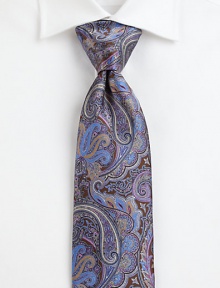 A timeless paisley design rendered in superior Italian silk.SilkDry cleanMade in Italy