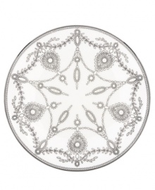 A show-stopping accent plate from Marchesa by Lenox, this Empire Pearl dinnerware wows everyone around the formal table with a bedazzling platinum pattern in indigo bone china.