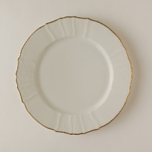 Simply Anna is a simply elegant collection of embossed whiteware with Anna Weatherley's signature shark's tooth gold banding. The collection works beautifully with all of Anna's lavishly decorated offerings, or if your leanings are to a more sedate and understated elegance, you will find no better option to set a beautiful table.