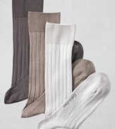 In the softest22 mercerized cotton blend, the classic slack length sock in a versatile wide rib. Three pairs to a pack.