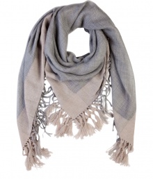 An ultra luxurious accessory, Brunello Cucinellis tonal cashmere-silk scarf adds an understated modern elegance to any outfit - Knotted fringe, square shape - Wear bandana-style over immaculately tailored coats