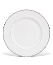 Inspired by the chic London neighborhood, the Waterford Sloane Square dinner plate is as chic and simple as its namesake, featuring a tailored band and platinum dot details.