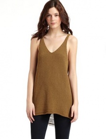 THE LOOKV-necklinePullover styleSleevelessSweater styleRoll hemExposed back with fringe detailTHE FITAbout 30 from shoulder to hemTHE MATERIAL67% cotton/33% nylonCARE & ORIGINDry clean ImportedModel shown is 5'9½ (176cm) wearing US size Small. 