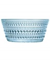 Like dewdrops in the morning sun, the bubbles circling Iittala's Kastehelmi bowl glisten in pressed glass to reflect all the light at your table. A watery blue hue adds to the tranquil nature of the vintage Oiva Toikka design.