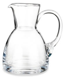 A soon-to-be favorite for serving everything from iced tea to daiquiris, the versatile Vintage pitcher from Marquis by Waterford features clean lines and a substantial base in luminous glass.