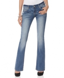 In a classic bootcut style, make these Ariya dark wash jeans your fave denim go-to!