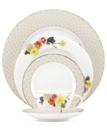 Into the mix. Add another layer of style to eclectic Waverly Pond dinnerware with this lattice patterned oval platter from kate spade new york. With gold trim.