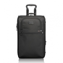 Designed for both an overnight trip or a week away, this wheeled, expandable carry-on offers great versatility, with a removable garment sleeve, pockets for accessories and a main compartment that expands with an easy pop-up system.