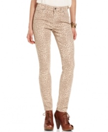 A fall must-have, these Lucky Brand Jeans leopard-print skinny jeans hit all the right marks for on-trend style!