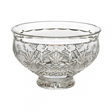 This stunning crystal bowl plays host to everything from candy to pot pourri, and serves as a dramatic display in your home.