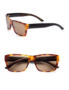 A tortoise shell pattern and textured black temples give these classic full-rim sunglasses a stylish twist.Brown gradient lens100% UV protectiveMade in Italy