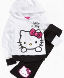 These cute Hello Kitty pants will give her a sweet style she'll love to cuddle up in.