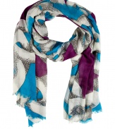 Ultra feminine and equally eye-catching, Diane von Furstenbergs wool-silk colored chain print scarf is an Uptown-chic choice for both indoors and out - Allover oversized chain link print, frayed ends - Wear with cashmere pullovers, or wrapped around sleek leather jackets