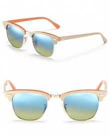 These timelessly chic sunglasses feature a simple design and gradient mirror lenses for a stylish touch.