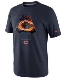 Have a hand in pumping up support for your favorite football team with this Chicago Bears NFL t-shirt from Nike.