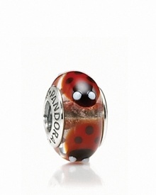 Lucky ladybugs adorn this colorful murano glass charm. Logo-engraved sterling silver trim displays the PANDORA signature.