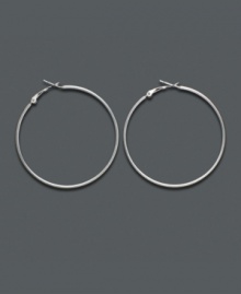 What goes around comes around. Spread good style with these sterling silver hoop earrings by Giani Bernini, perfect for every day. Approximate diameter: 2 inches.