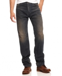 Don't stress - these distressed-stitching Hewitt jeans from Guess feature a stylish fade and straight fit that complement your laid-back look.