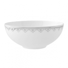 White Lace bone china is characterized by its diverse series of borders all rendered in precious platinum. The classic combination of platinum and white radiates on the table. A truly classic look.