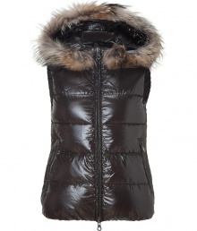 Stay warm while maintaining your impeccable style in this lightweight yet luxe down vest from Duvetica - Fur-lined hood, front two-way zip closure, sleeveless, zip pockets, quilted - Wear with an elevated jeans-and-tee ensemble and shearling lined boots