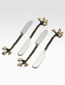 A set of artisan-crafted spreaders that capture the beauty of the mulberry tree, handmade with a fanciful brass-branch handles, hand-antiqued and finished with goldplated leaves. From the Mullbrae CollectionSet of 4Stainless steel serverBrass-branch handles with 24k goldplated leavesEach: 5 longHand washImported