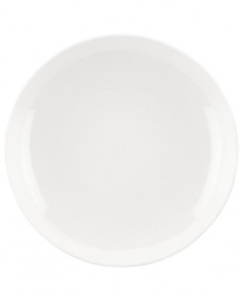 A modern balance. Create a sense of effortless urban luxury with the Matte & Shine salad plate, featuring a minimalist coupe shape, white glaze and tonal banding by Donna Karan Lenox.