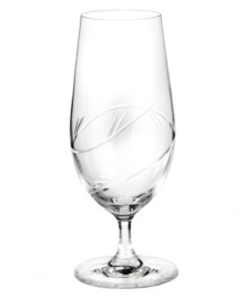 With a simple flourish in fine crystal, the Rhea iced beverage glass from Marquis by Waterford lends effortless grace to contemporary decor. A timeless silhouette rooted in a minimalist base and tapered stem will set your crystal stemware apart.