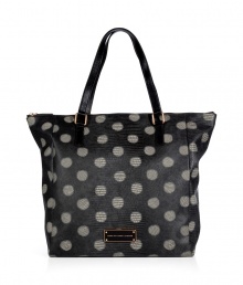 With a cool fusion of dots and lizard print, Marc by Marc Jacobs structured tote lends a snappy edge to any outfit - Black double top handles, logo plaque, top zip, inside back wall slot pocket - Wear leather jackets and super soft cashmere accessories