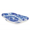 With a quaint country scene and the Imari Oriental border of Spode's Blue Italian dinnerware, these pickle dishes lends distinct old-world charm to traditional tables. Use for snacks, dips and side dishes.