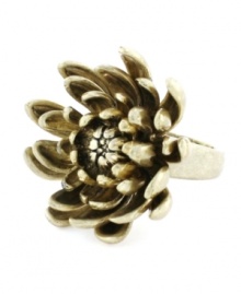 Spring is in full bloom. Jessica Simpson's stunning Botanica ring features a fashionable flower with intricate petals and a stretch band. Crafted in gold tone mixed metal. Ring stretches to fit finger.