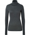 Effortlessly feminine, this super soft cotton-cashmere turtleneck from Majestic is a new-season must-have basic - Turtleneck, long sleeves - Form-fitting - Pair with skinny print jeans and edgy fashion sneakers