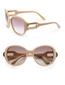 THE LOOKRound silhouetteAcetate framesCutout metal logo detail at templesUV protectionSignature case includedTHE COLORPink beige frames with with light brown gradient lensesORIGINMade in France