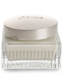 Creme Collection. Indulge in a luxurious bath cream that leaves skin scented with the rose notes of Chloé. 5 oz. 