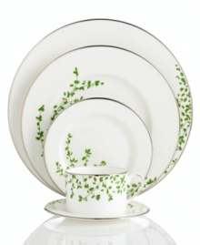 An instant classic from kate spade, this Gardner Street Green pasta/rim soup bowl exudes contemporary elegance. Green stems of foliage flourish on fine white bone china, creating a stylized two-tone floral motif to freshen up your table.