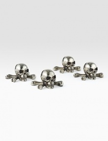 Essential for the well-appointed home, this stunning set includes four silver-tone skull-and-crossbones place card holders, and 12 blank cards.Silver-plated brass1¾ L X 2½ HImported