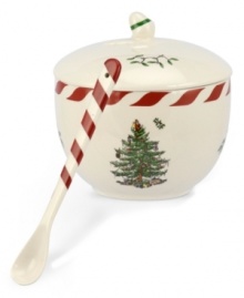 Christmas couldn't be sweeter with Spode's Christmas Tree Peppermint condiment jar and spoon. An iconic holiday favorite paired with candy stripes makes already-delicious meals especially irresistible.