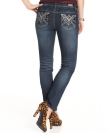 Show off your shape in Earl Jeans' petite denim! The skinny leg is ultra-fashionable while rhinestone embroidery on the back pockets provide instant bling!