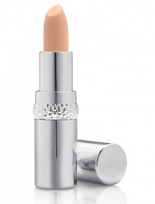 Cellular Luxe Lip Treatment SPF 15 provides a colorless veil of moisture that helps soften and smooth the lips, protect from dryness and damaging effects of the sun.  · Intense lip conditioning  · Treats and prevents chapping 