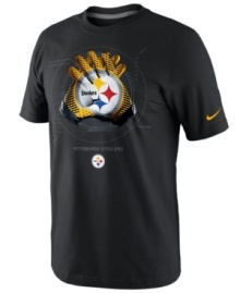 Have a hand in pumping up support for your favorite football team with this Pittsburgh Steelers NFL t-shirt from Nike.