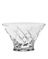 With a classic cut pattern in luminous crystal, the Duchesse Encore bowl redefines a room with modern elegance. Celebrating the 20th anniversary of Vera Wang.