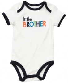 Make it apparent he know his place and loves it with this fun familial bodysuit from Carter's.