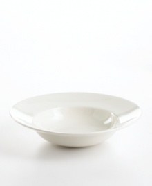 Keep it simple with Martha Stewart Collection dinnerware. The dishes are great for cozy dinners at home in easy-care porcelain. This small pasta bowl combines a wide rim and clean white glaze that works flawlessly with any dinnerware pattern and decor.