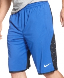 Keep your cool during every shot you take with these Nike basketball shorts featuring Dri-Fit technology.