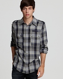 A cool edition to your cultivated casual look, this plaid classic fit button down shirt is the perfect addition to your daily look.